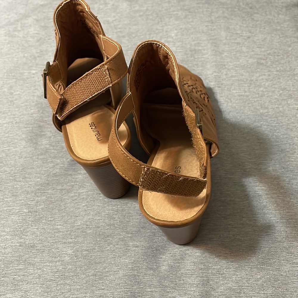 Heels - Picture 3 of 3